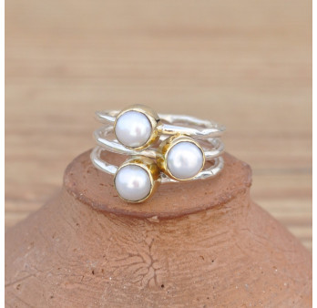 Bague moderne 3 anneaux soudés et 3 Perles de culture (blanc)