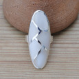 Longue bague oblongue en argent et Nacre (blanc) T50