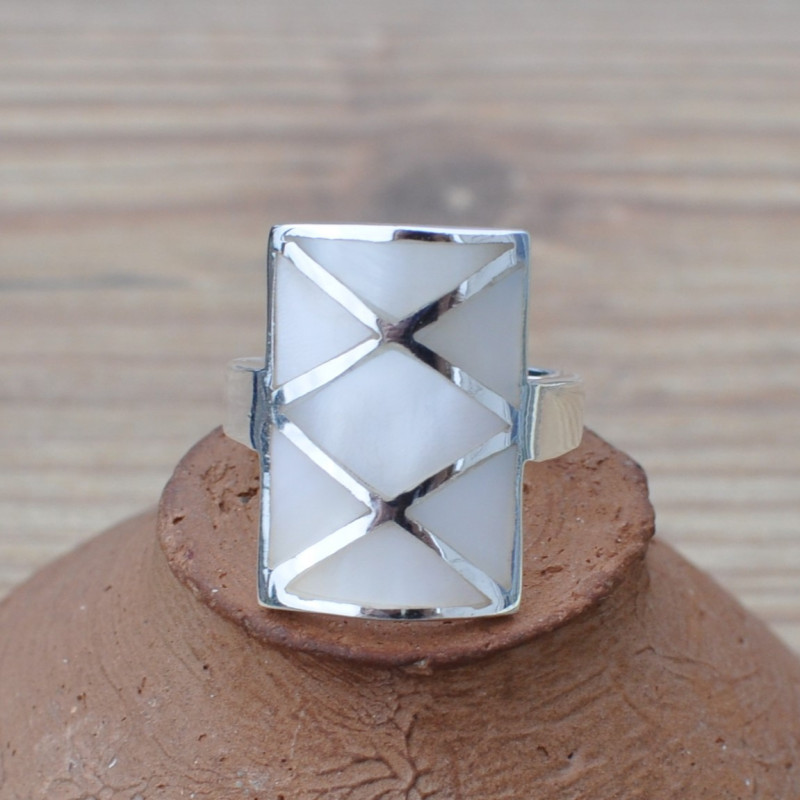 Bague chic rectangulaire en argent et Nacre (blanc) T50 Bague chic rectangulaire en argent et Nacre (blanc) T50