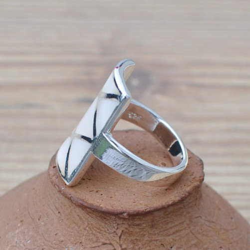 Bague chic rectangulaire en argent et Nacre (blanc) T50