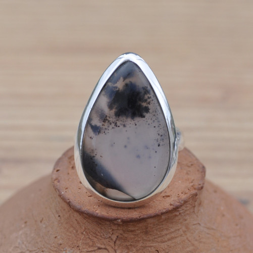 Bague goutte en pierre Agate dendrite sertie d'argent (blanc)