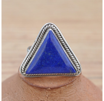 Bague triangulaire en Lapis lazuli et argent strié T59