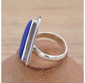 Bague triangulaire en Lapis lazuli et argent strié T58