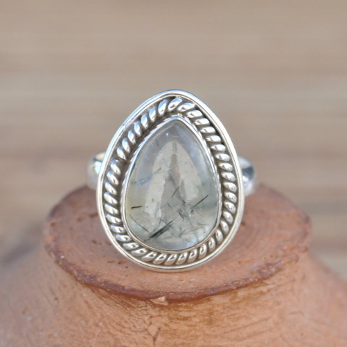 Bague goutte argent strié et pierre Prehnite