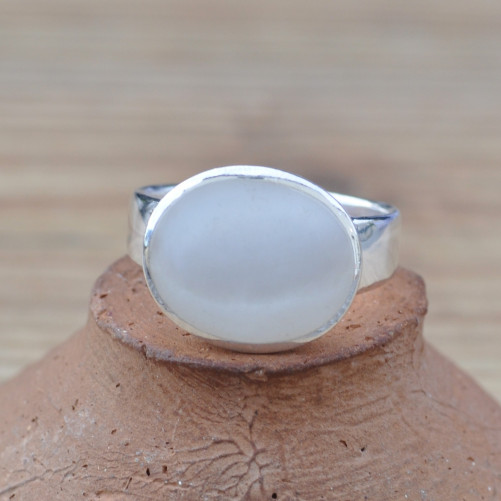 Bague ovale en argent et Nacre (blanc)