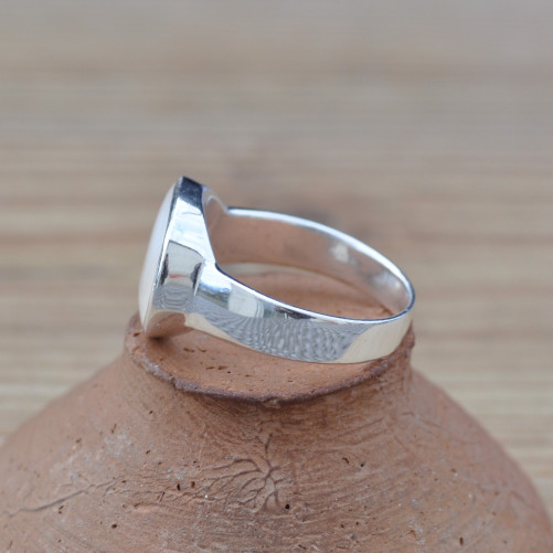 Bague ovale en argent et Nacre (blanc) T50/64
