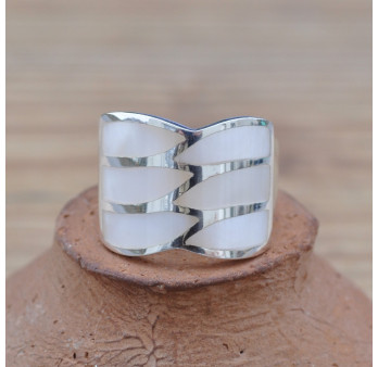 Bague argent large ondulée en Nacre (blanc)