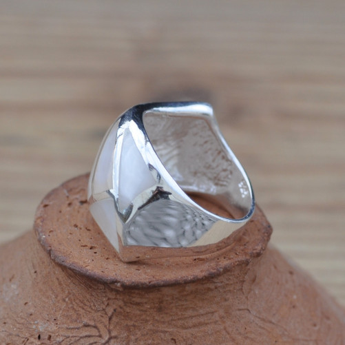 Bague asymétrique en argent et Nacre (blanc) T50/53
