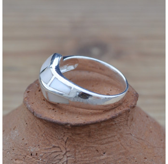Anneau asymétrique en argent et Nacre (blanc) T53/55