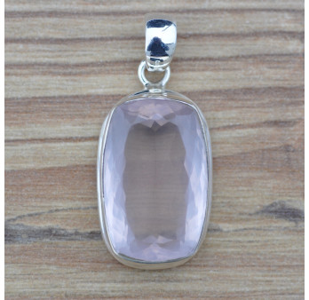 Pendentif rectangulaire pierre Quartz rose facettée en serti clos argent