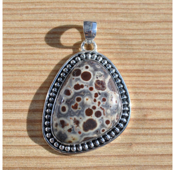 Pendentif argent ciselé grosse pierre en jaspe orbiculaire
