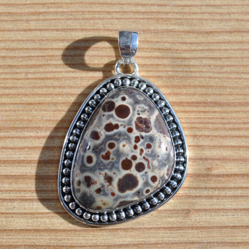 Pendentif argent ciselé grosse pierre en jaspe orbiculaire