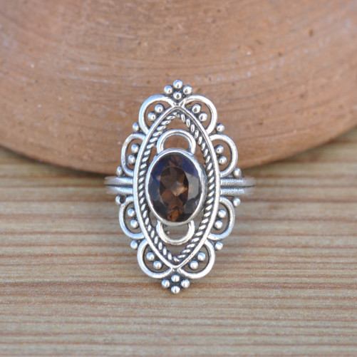 Bague fine bohème Quartz fumé et argent ciselé T52