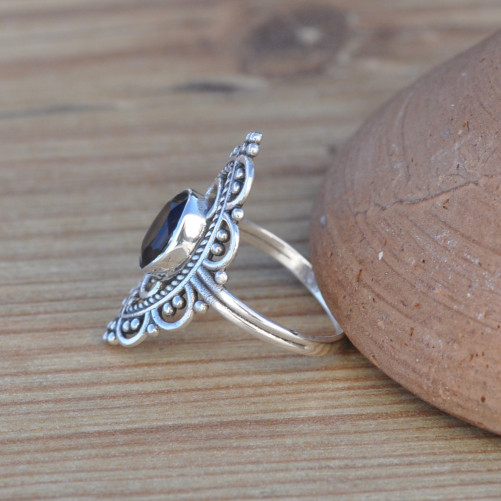 Bague fine bohème Quartz fumé et argent ciselé T52