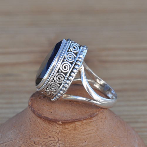 Grosse bague argent ciselé et pierre facettée en Quartz fumé T57