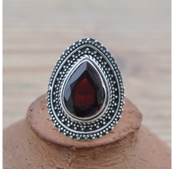 Bague ethnique argent et pierre goutte en Grenat facettée (rouge)