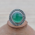 Bague ronde en argent ciselé et pierre Agate verte facettée (vert) T56