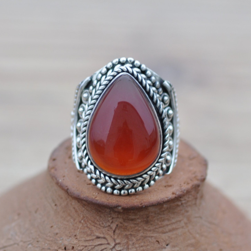 Bague massive ethniques argent et Cornaline goutte T52