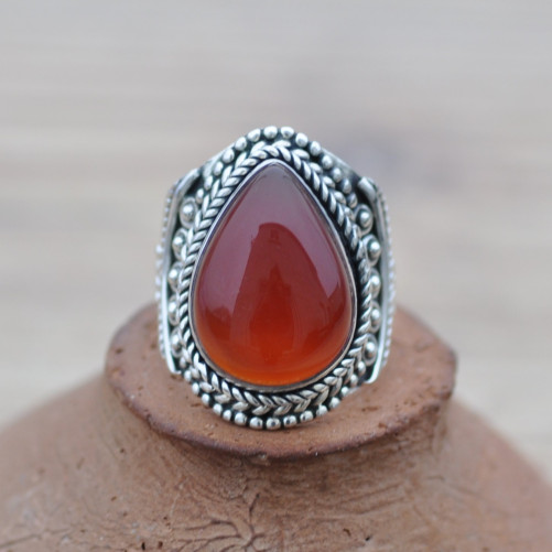 Bague massive ethniques argent et Cornaline goutte T52