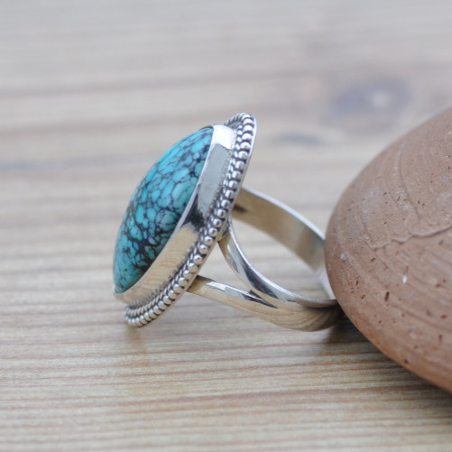 Bague marquise Turquoise du Tibet et argent ciselé T59