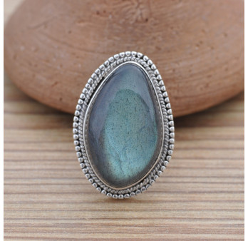 Belle bague pierre bombée Labradorite et argent travaillé T56