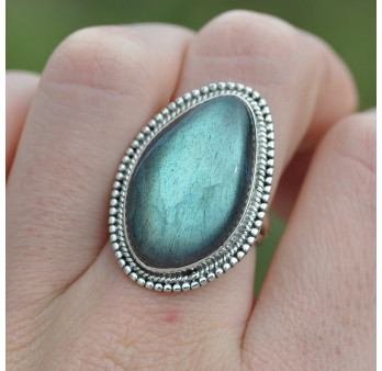 Belle bague pierre bombée Labradorite et argent travaillé T56