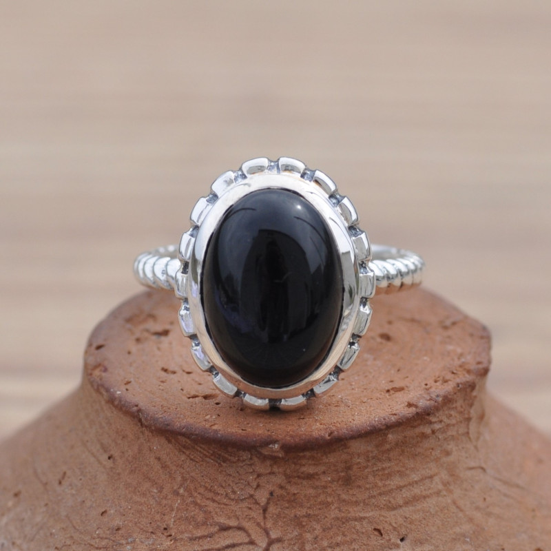 Bague haute argent strié et Onyx bombé (noir) T56 Bague haute argent strié et Onyx bombé (noir) T56