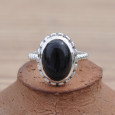 Bague haute argent strié et Onyx bombé (noir) T56 Bague haute argent strié et Onyx bombé (noir) T56