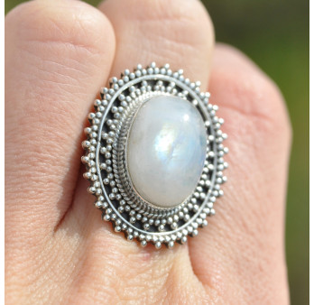 Bague argent ethnique pierre ovale en Pierre de lune T56