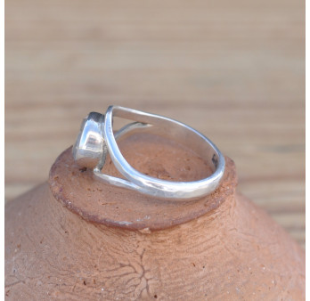 Petite bague fine argent ajouré et Cristal de roche facettée T56