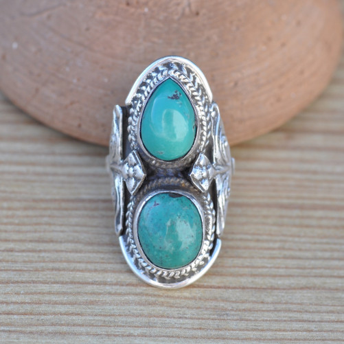 Bague ethnique argent ciselé et 2 pierres en Turquoise du Tibet T56