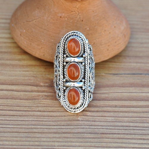 Bague massive longue argent ciselé 3 pierres en Cornaline (orange)