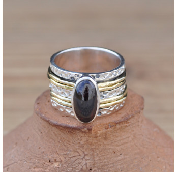 Bague large moderne argent doré et pierre Grenat oblongue (rouge)