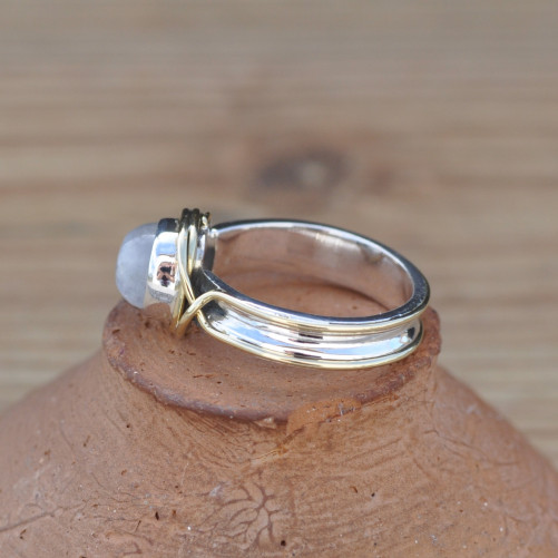 Bague argent avec dorure et pierre ronde en Pierre de lune T51/57