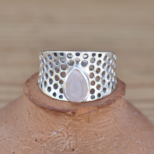 Anneau large ajouré en argent et pierre Quartz rose T62