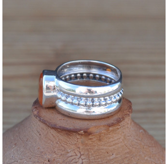Anneau boules d'argent et pierre ovale en Cornaline T56
