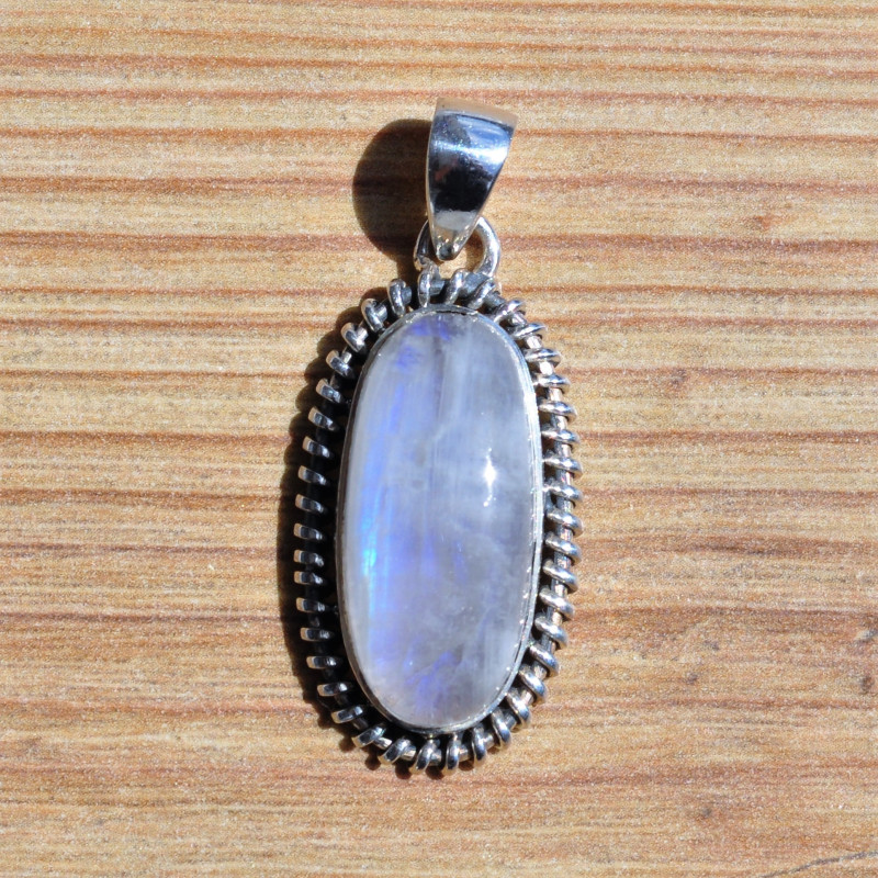 Pendentif oblongue argent ciselé et pierre de lune (blanc)