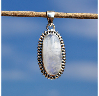 Pendentif oblongue argent ciselé et pierre de lune (blanc)