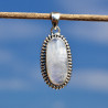 Pendentif oblongue argent ciselé et pierre de lune (blanc)