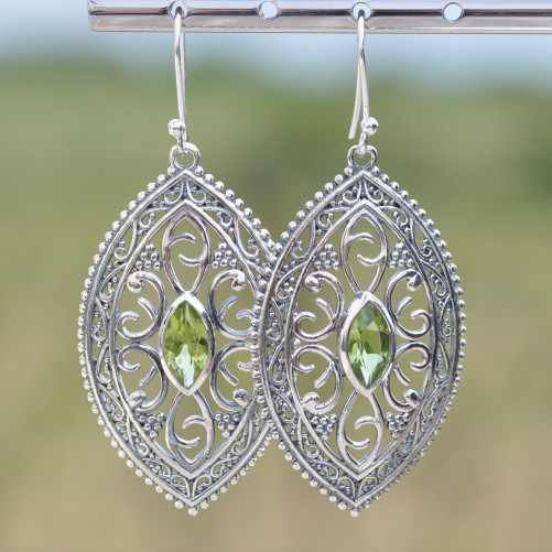 Grandes boucles d'oreilles en argent ciselé et Péridot (vert)
