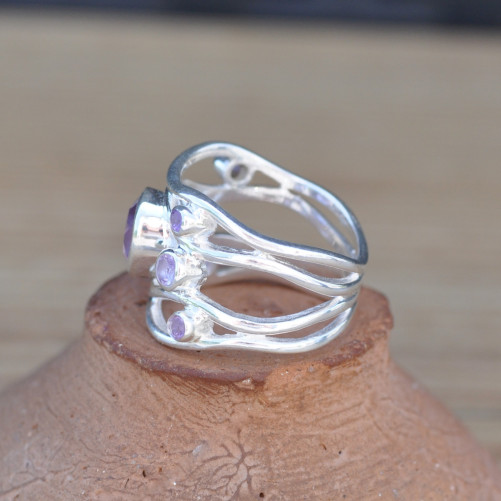 Anneau en argent ajouré 7 pierres Améthyste (violet) T54