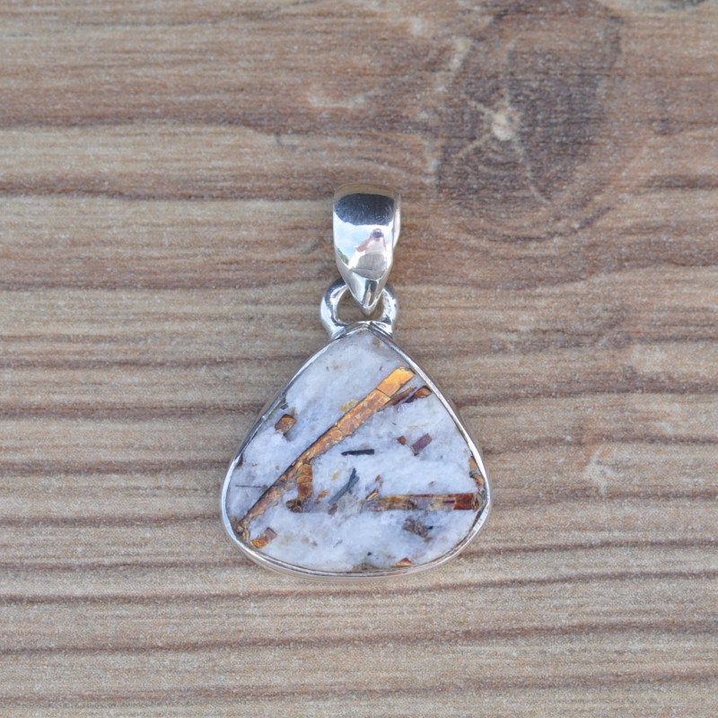 Pendentif goutte argent et pierre Astrophyllite (blanc) (brun) Pendentif goutte argent et pierre Astrophyllite (blanc) (brun)