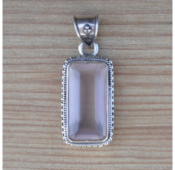 Pendentif rectangulaire argent ciselé et pierre Quartz rose (rose)
