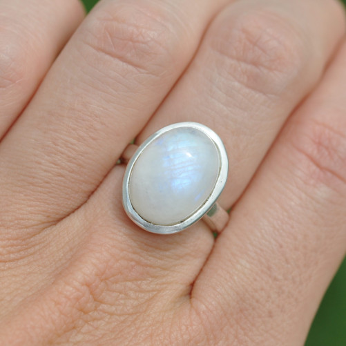 Bague ovale argent et Pierre de lune bombée (blanc) T55