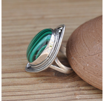 Bague argent ciselé pointes et pierre Malachite (vert) T58