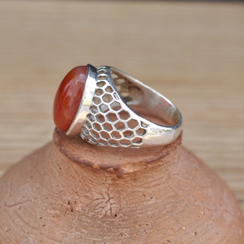 Bague mixte alvéolée en argent et pierre Cornaline (orange) T57