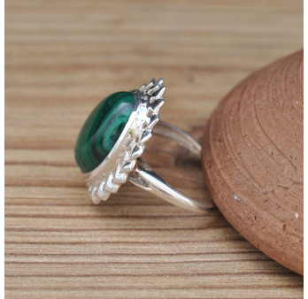 Bague argent ciselé et pierre ovale bombée Malachite (vert) T56