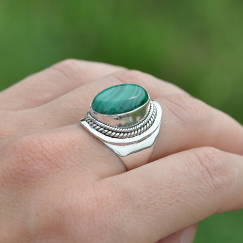 Chevalière massive argent et Malachite ovale (vert) T60