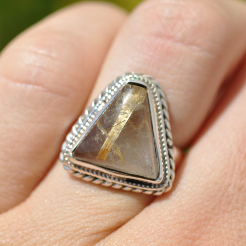 Petite bague triangulaire pierre Quartz rutile argent torsadé (doré) T52