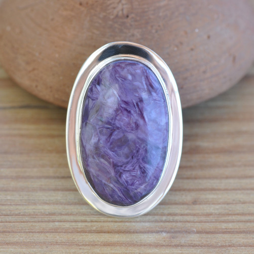 Grosse bague ovale argent plat et pierre Charoite (violet)